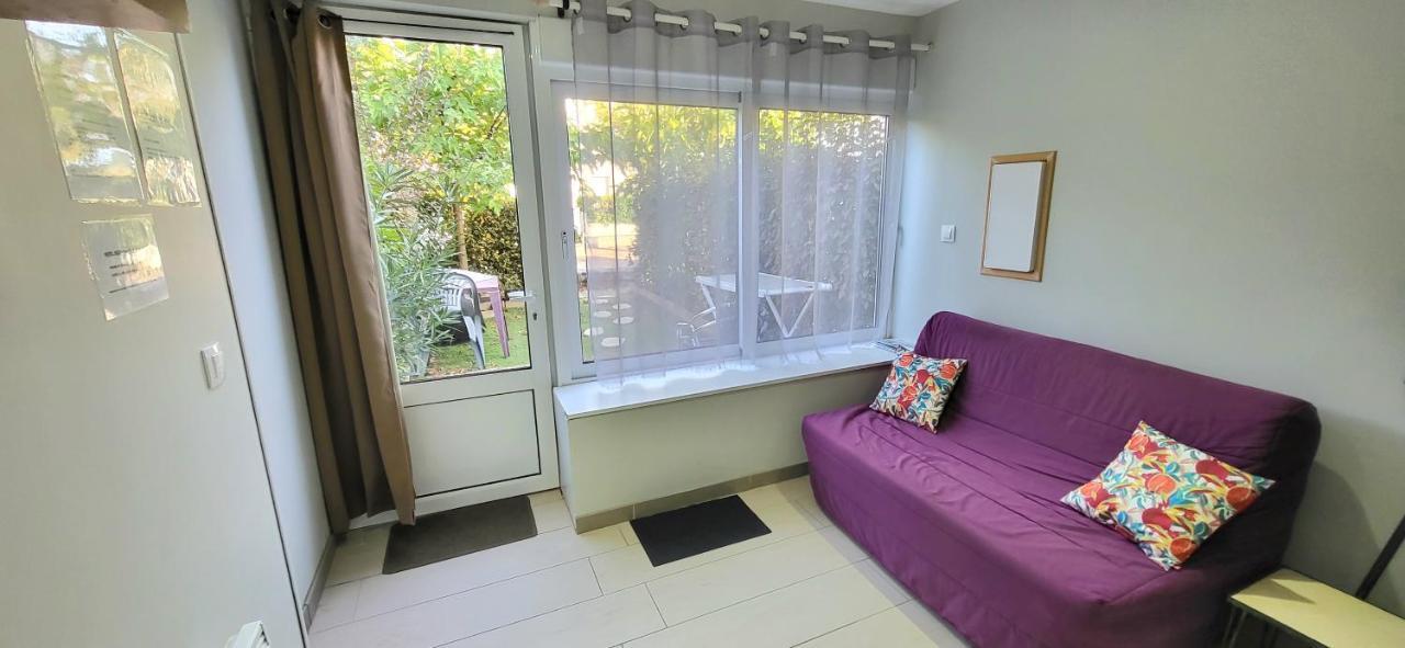 Residences Les Sansonnets "Appartements & Studios" Jonzac Exterior photo