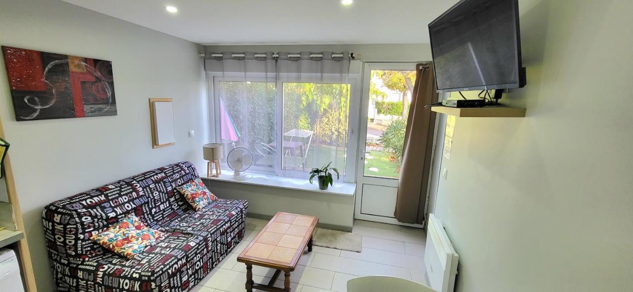 Residences Les Sansonnets "Appartements & Studios" Jonzac Exterior photo