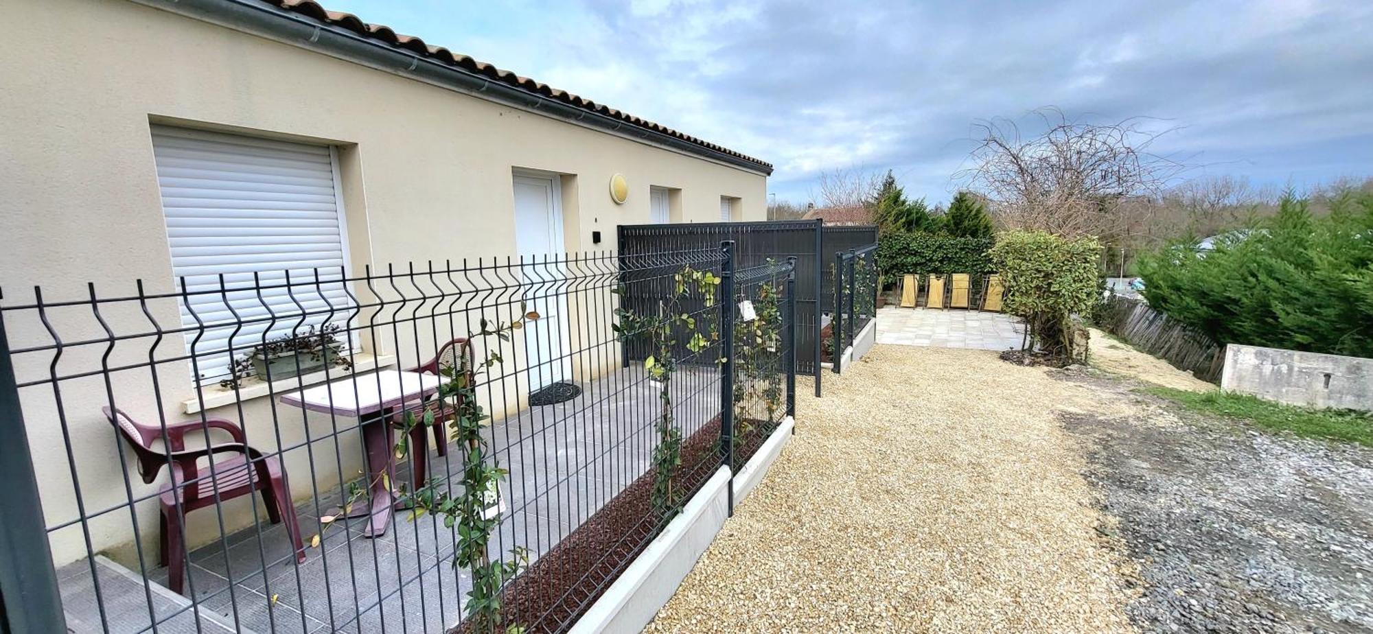 Residences Les Sansonnets "Appartements & Studios" Jonzac Exterior photo