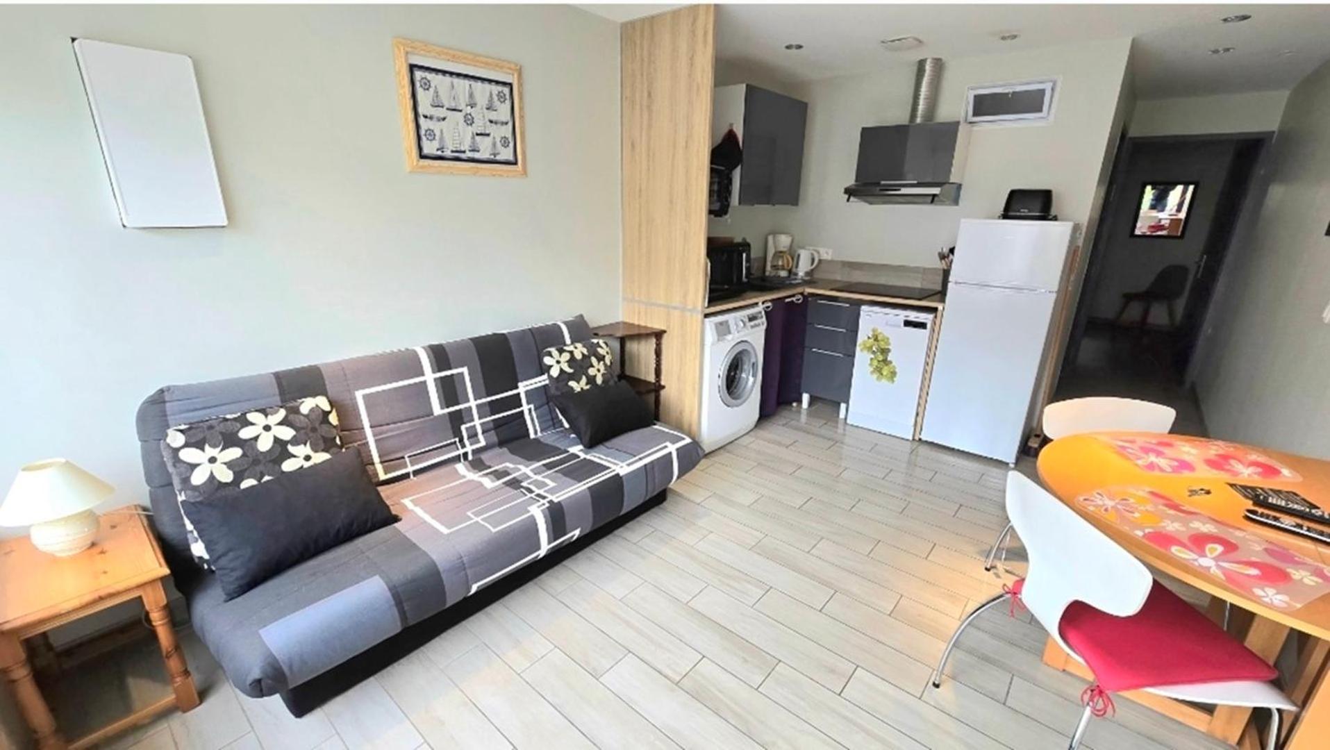 Residences Les Sansonnets "Appartements & Studios" Jonzac Exterior photo