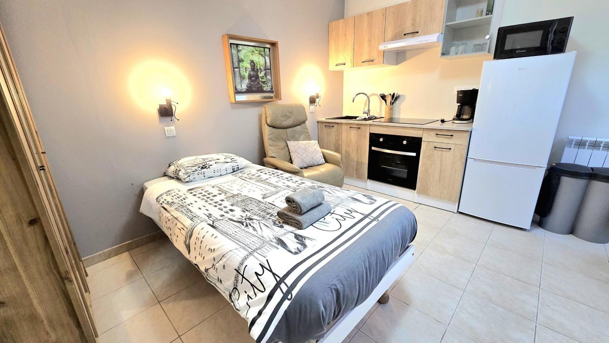 Residences Les Sansonnets "Appartements & Studios" Jonzac Exterior photo